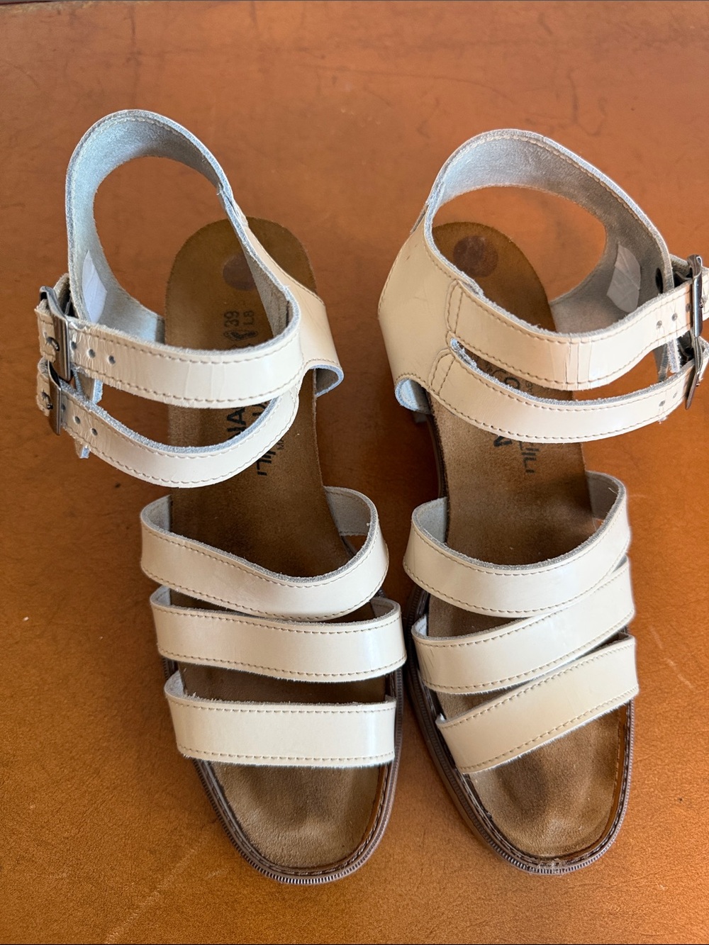 Naot Cream Multi-Strap Comfort Sandals size EU 39 US 8-81/2